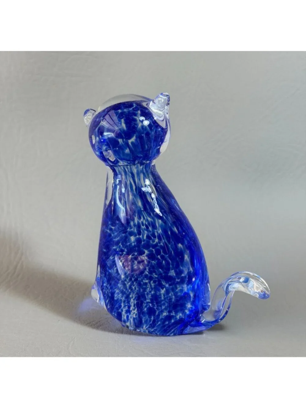 Retro Cobalt Blue Speckled Glass Sitting Cat Statue Clear Tail Paperweight 5